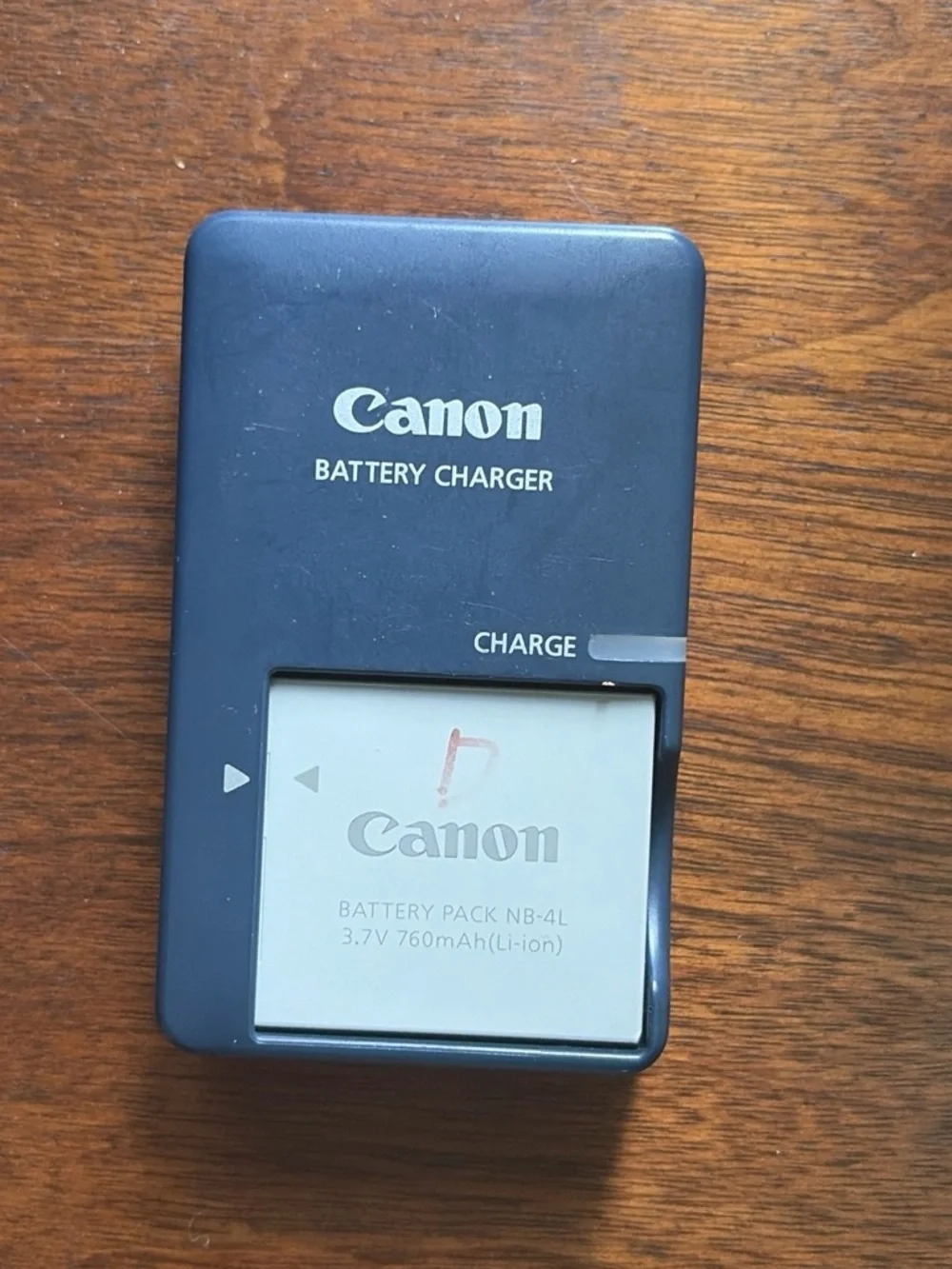 Canon CB-2LV Battery Charger in Dark Blue